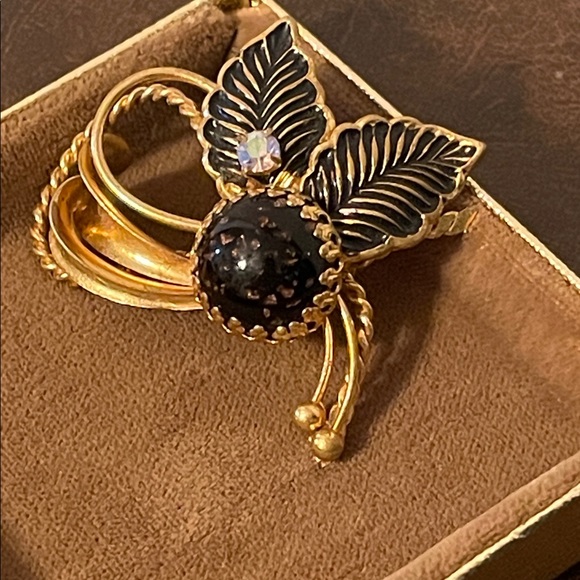 Vintage Jewelry - Vintage Gold & Black Enamel AB Rhinestone Leaf Brooch
